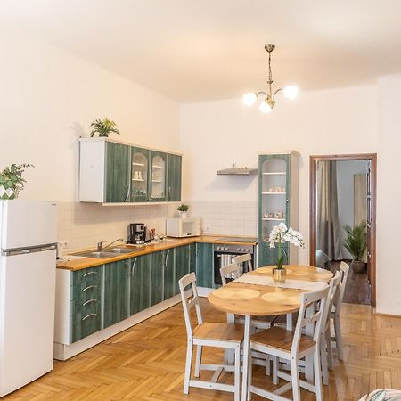 Riverside Balcony Apartment With View To Danube Budapesta Exterior foto