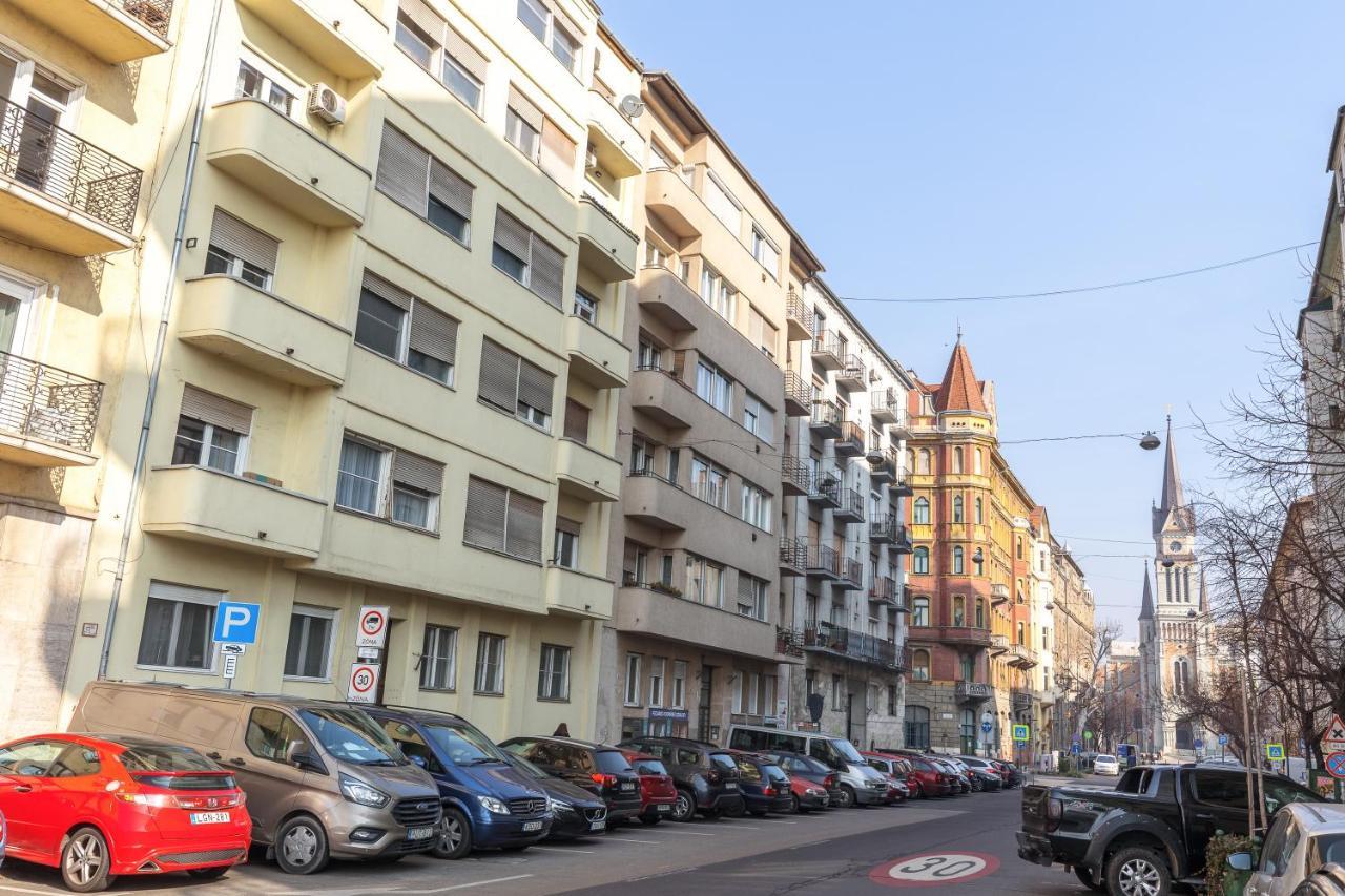 Riverside Balcony Apartment With View To Danube Budapesta Exterior foto