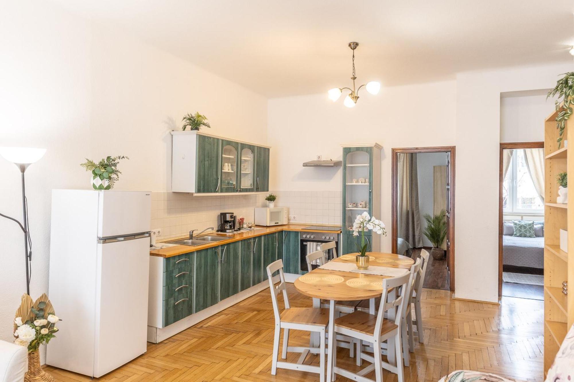 Riverside Balcony Apartment With View To Danube Budapesta Exterior foto