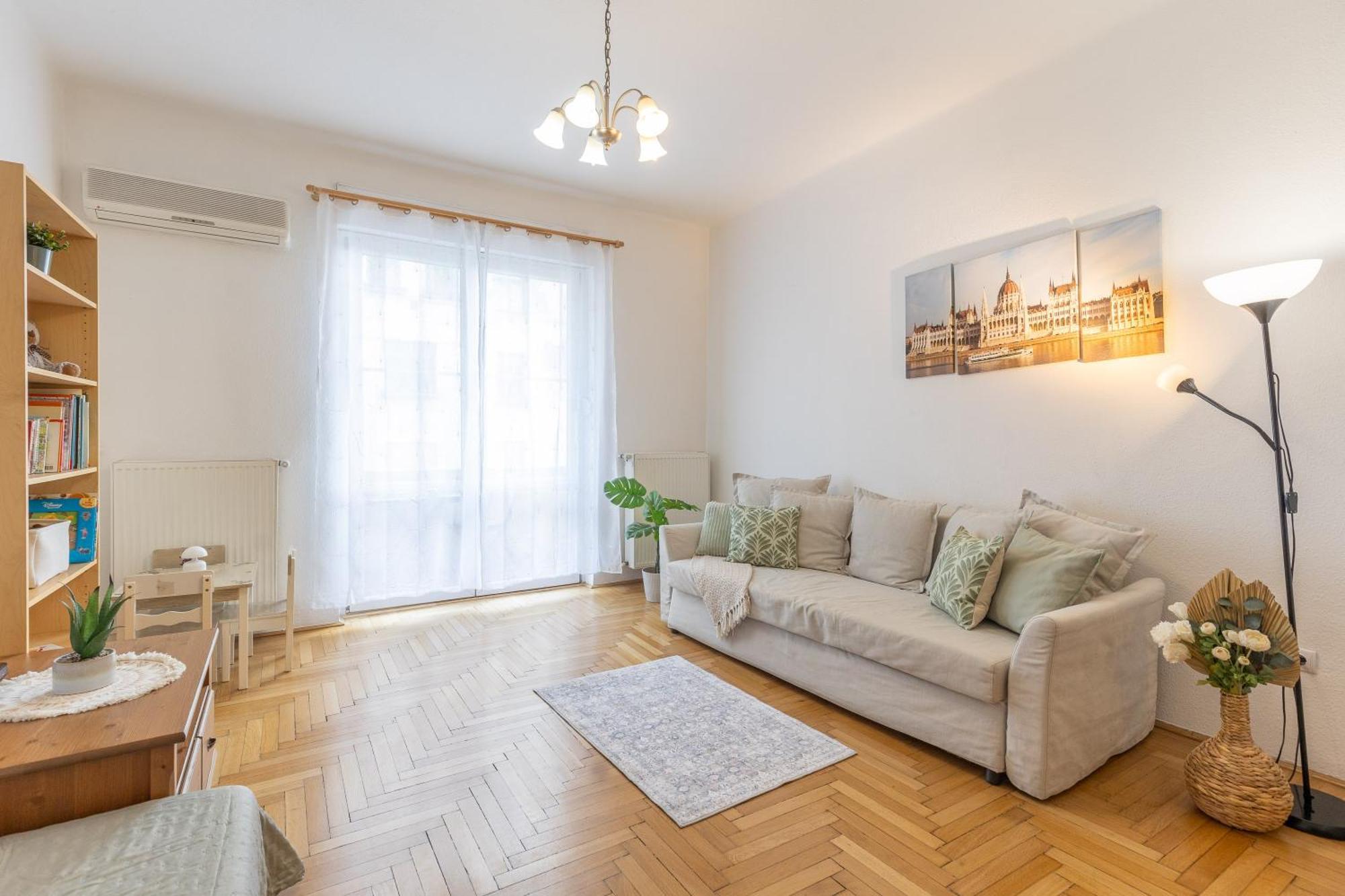 Riverside Balcony Apartment With View To Danube Budapesta Exterior foto