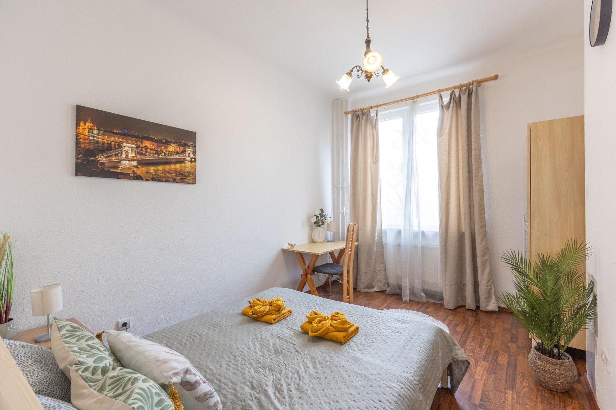 Riverside Balcony Apartment With View To Danube Budapesta Exterior foto